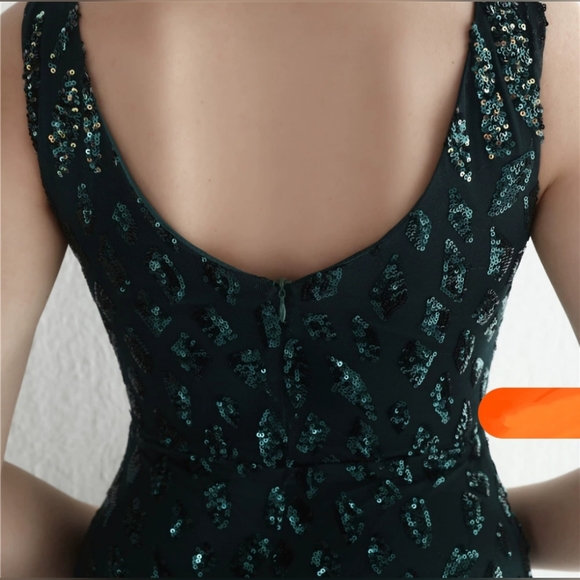 NWT *Fixed Price* Gorgeous Sequin mermaid gown - Picture 4 of 9